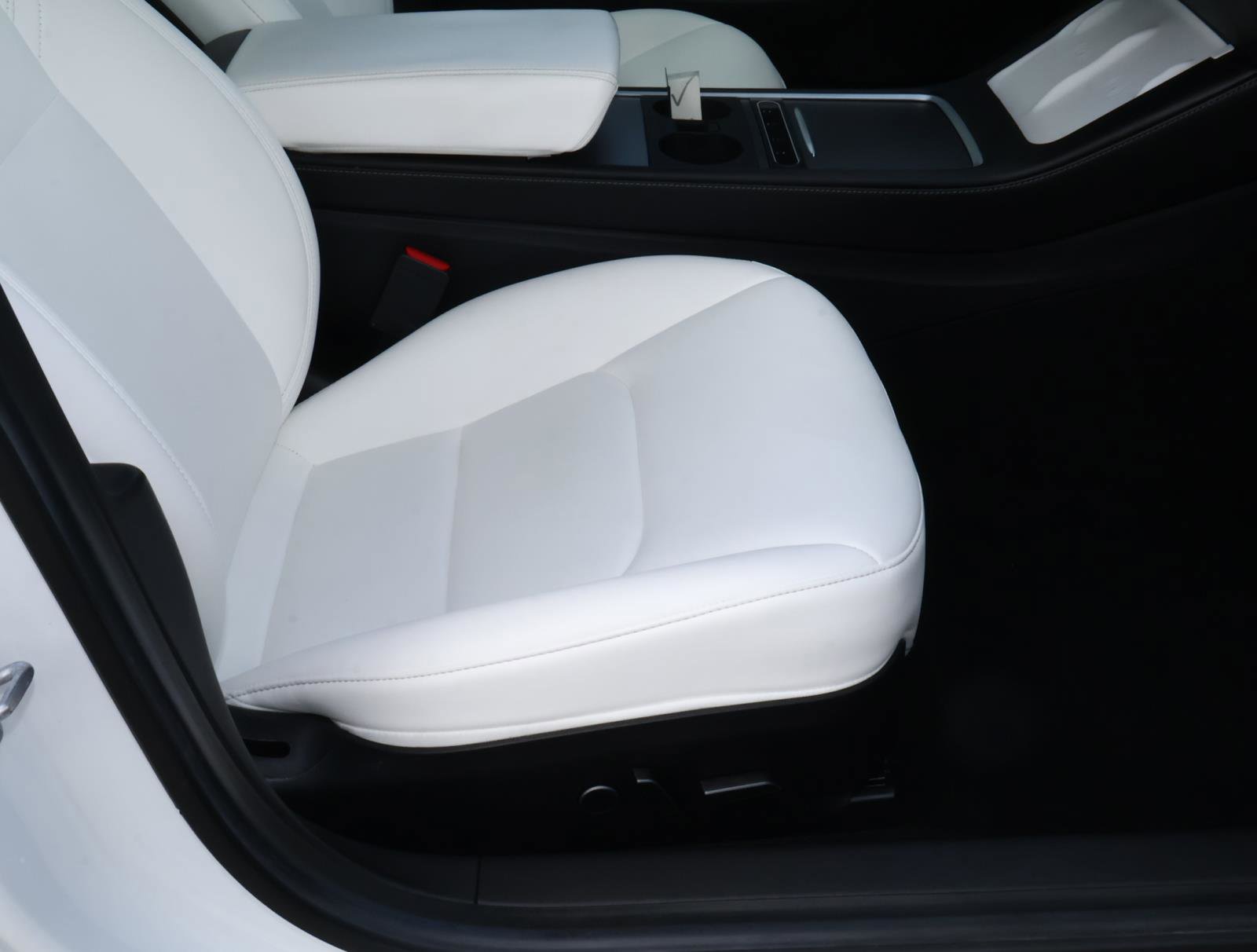 Used 2021 Tesla Model 3 Standard Range Plus image 16