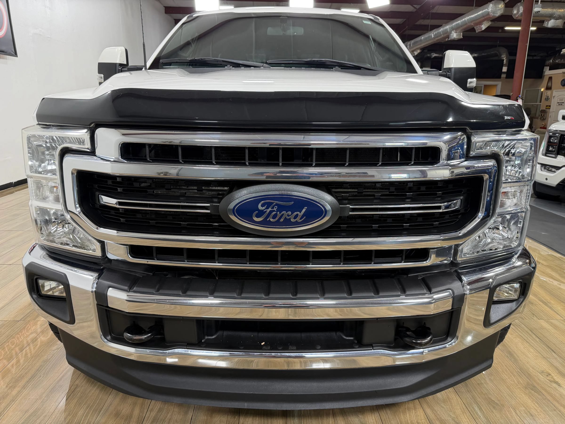 Used 2022 Ford F350 Lariat AWD/4WD image 2