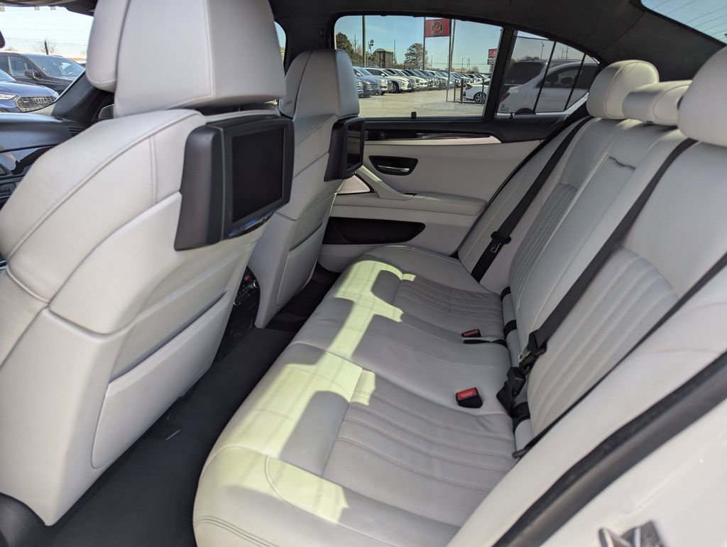 Used 2013 BMW M5 RWD image 13