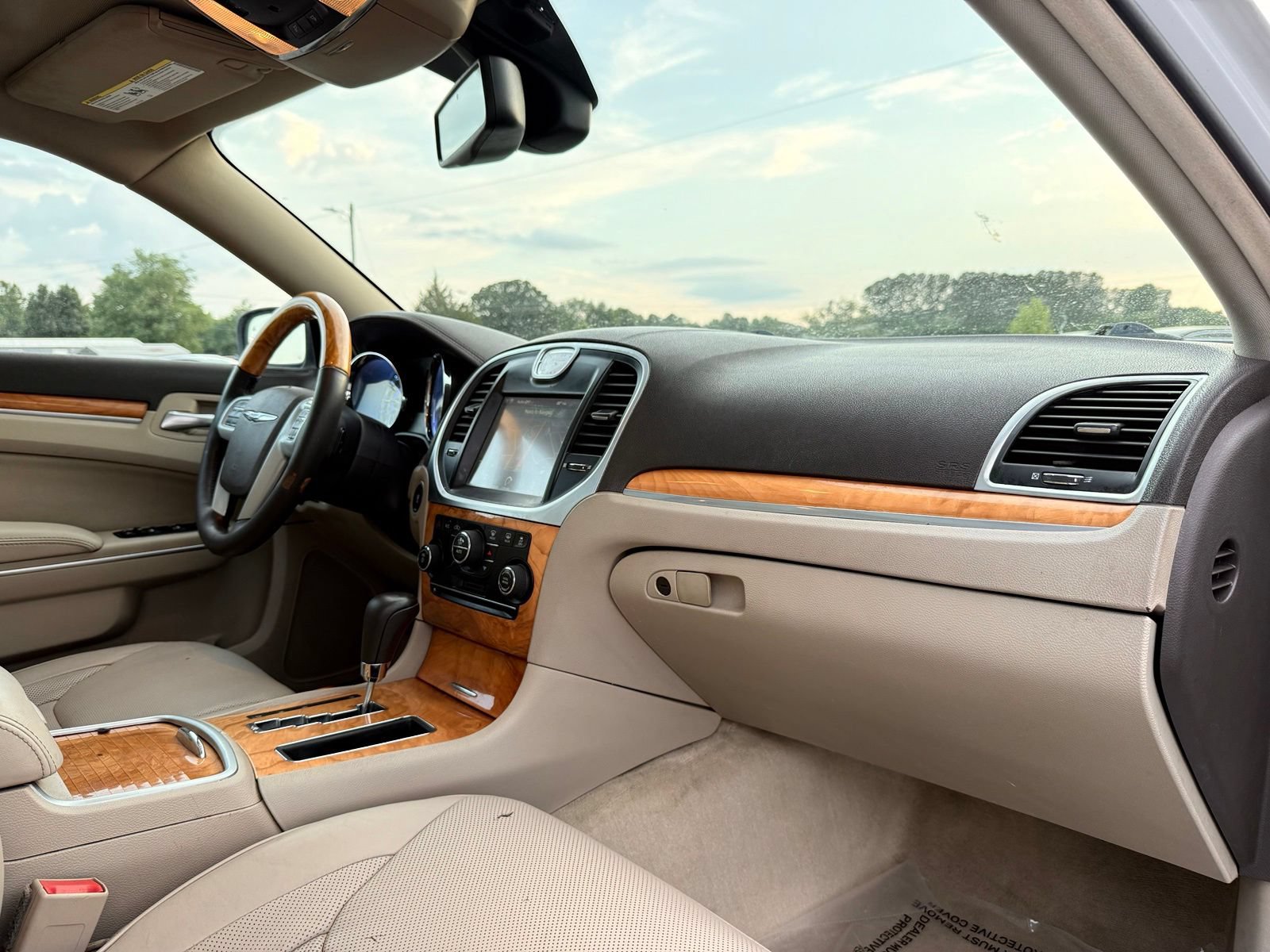 Used 2014 Chrysler 300 C RWD image 31