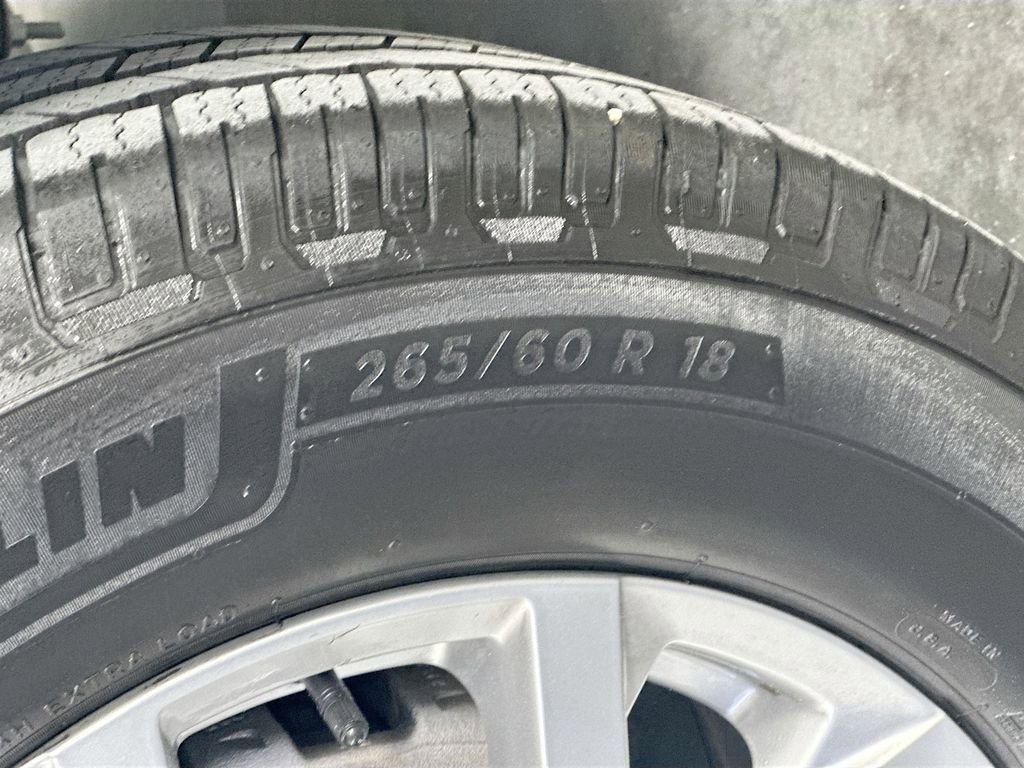 Used 2023 Jeep Grand Cherokee Limited AWD/4WD image 33