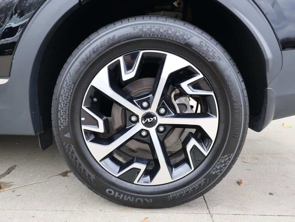 Used 2025 Kia Sportage EX w/ Premium Package image 40