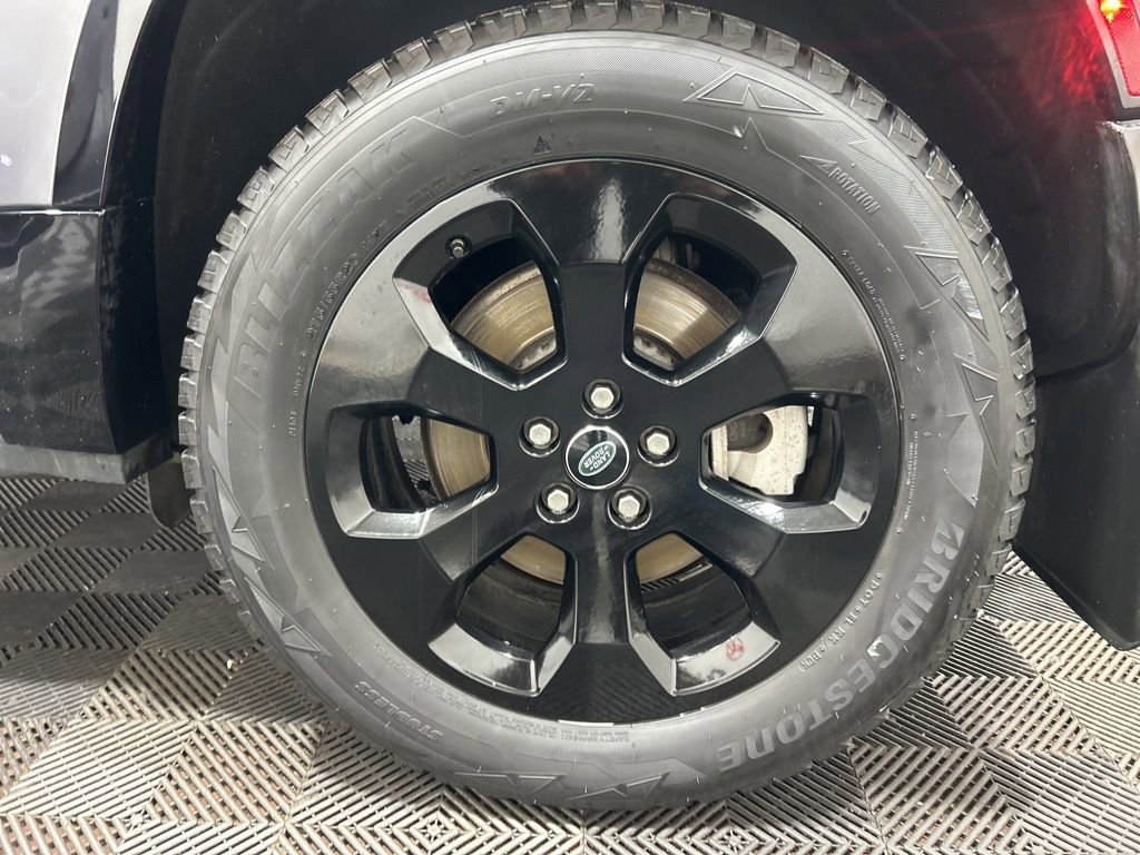 Used 2022 Land Rover Defender 90 X-Dynamic SE image 32