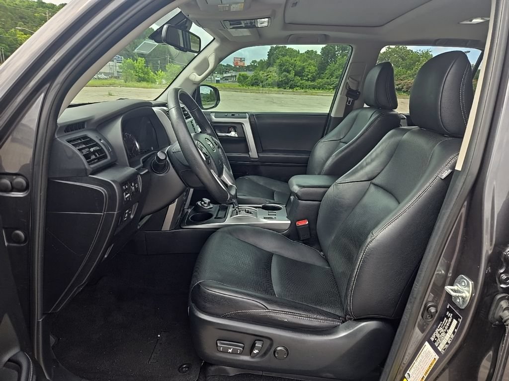 Used 2022 Toyota 4Runner Limited AWD/4WD image 14