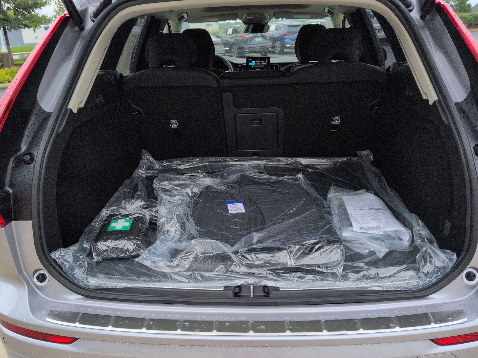 New 2026 Volvo XC60 B5 Plus w/ Protection Package Premier AWD/4WD image 34