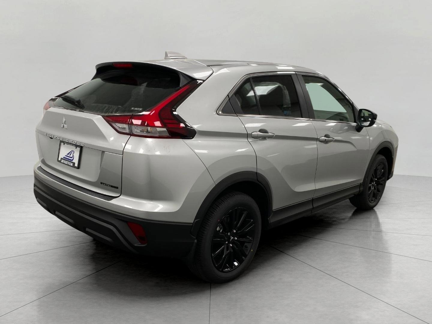 New 2026 Mitsubishi Eclipse Cross LE image 3