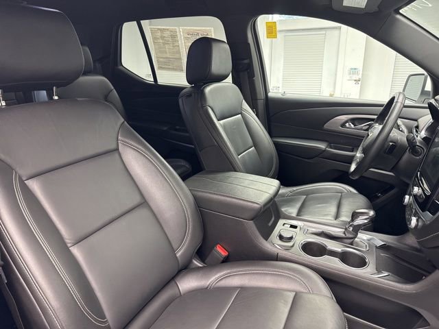 Used 2022 Chevrolet Traverse LT image 12