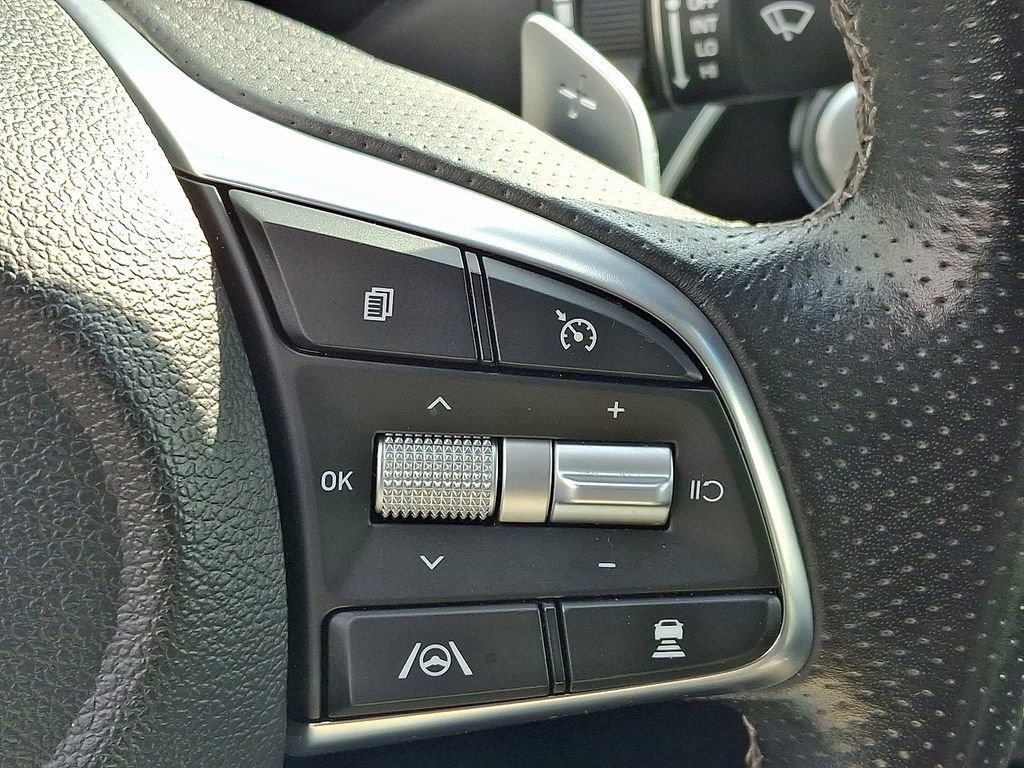 Used 2023 Genesis G70 2.0T image 24