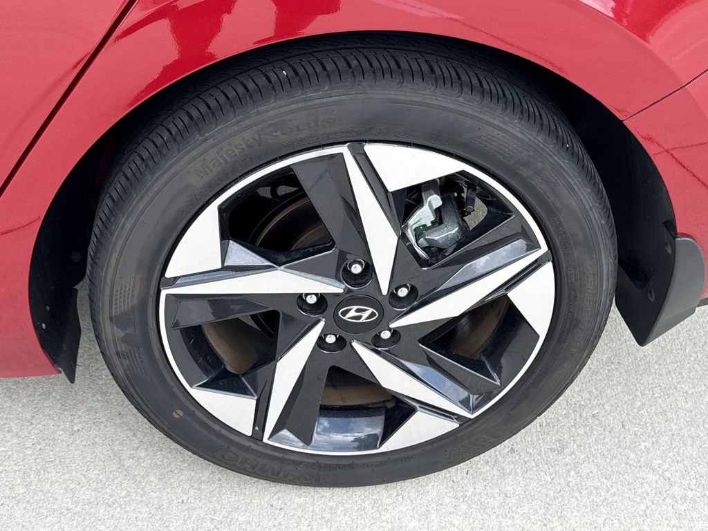 Used 2023 Hyundai Elantra Limited FWD image 31