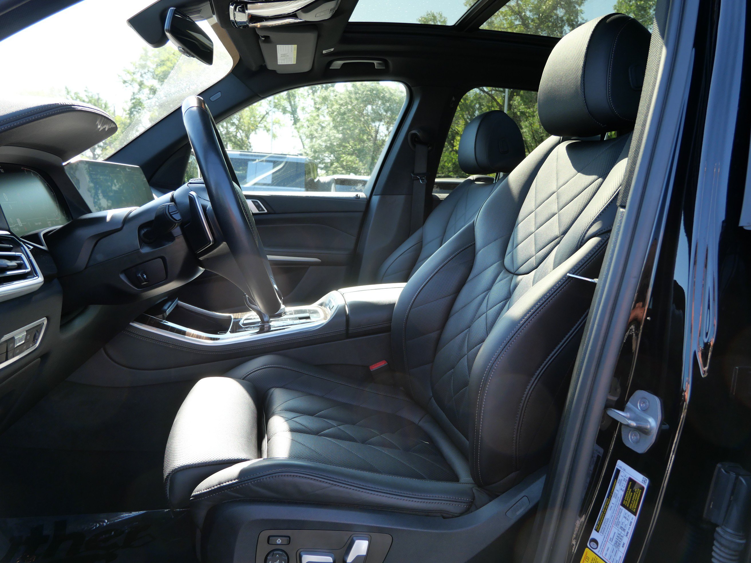 Used 2023 BMW X5 xDrive40i AWD/4WD image 12