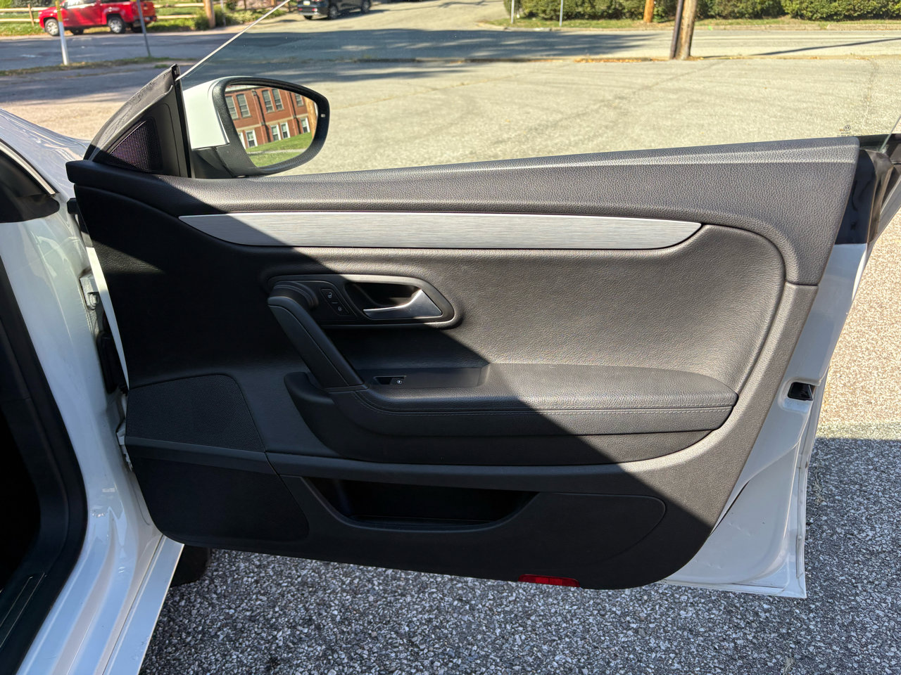 Used 2015 Volkswagen CC Sport image 17