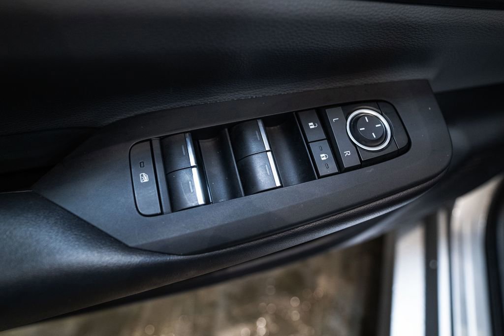 Certified 2025 Toyota Prius XLE image 15