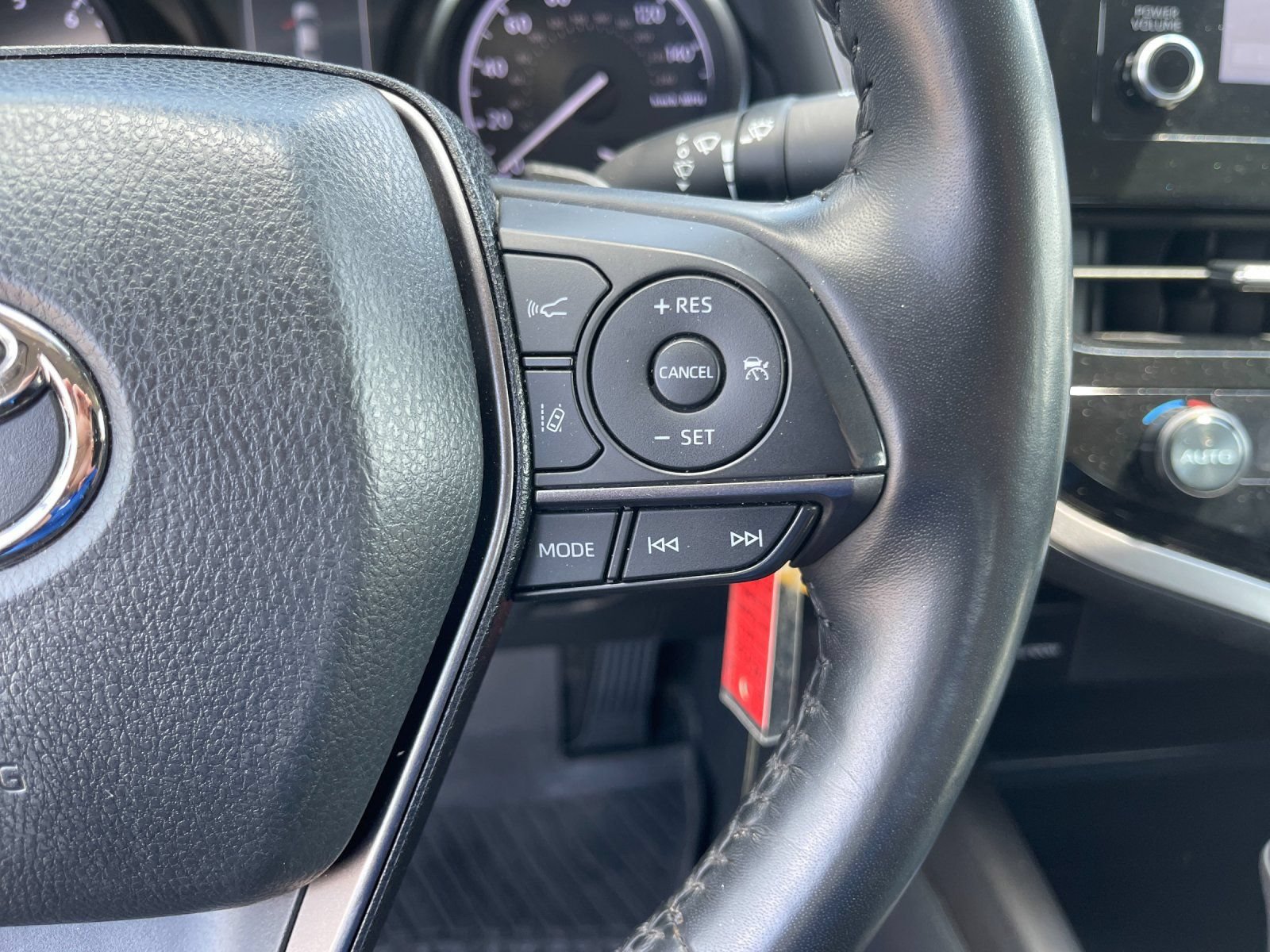 Used 2023 Toyota Camry SE FWD image 25
