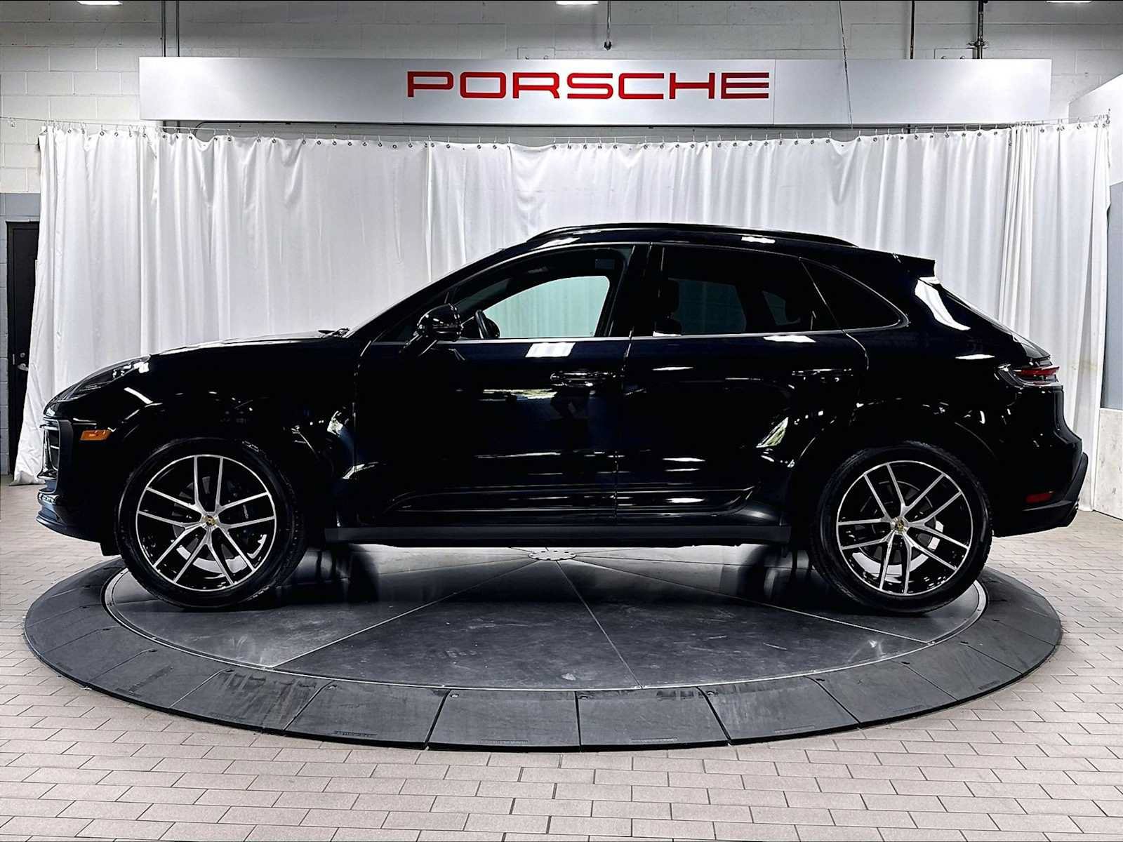 Used 2026 Porsche Macan AWD/4WD image 2