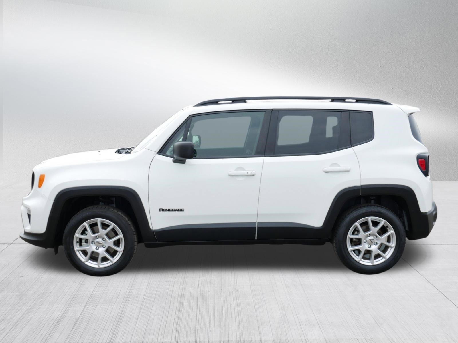 Used 2022 Jeep Renegade Latitude image 4