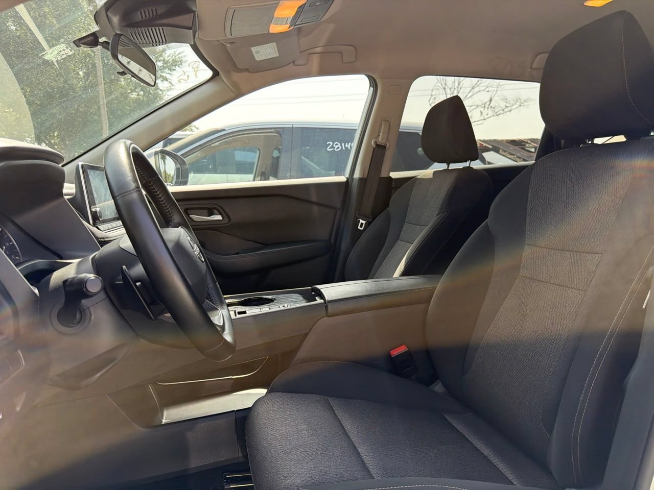 Used 2025 Nissan Rogue SV FWD image 6