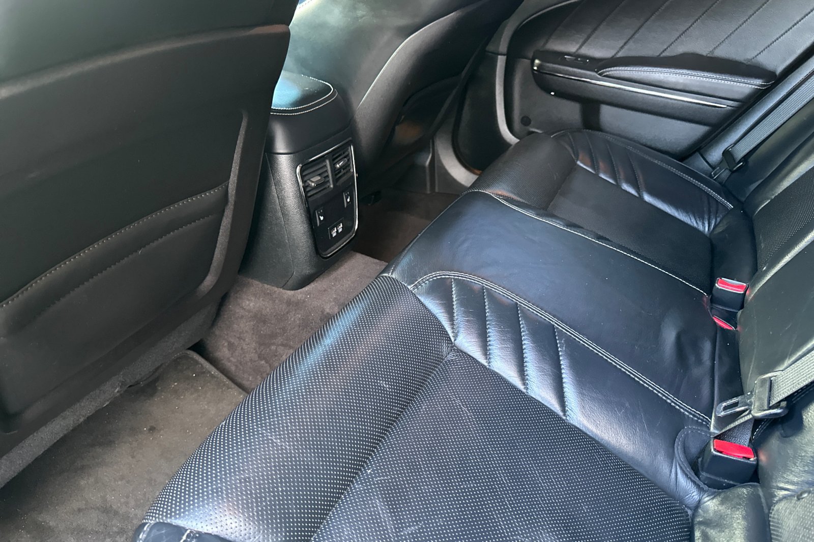 Used 2018 Dodge Charger SRT Hellcat RWD image 14