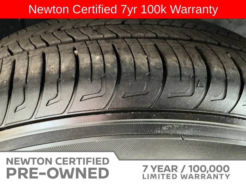 Used 2025 Nissan Versa S w/ Trunk Package FWD image 38