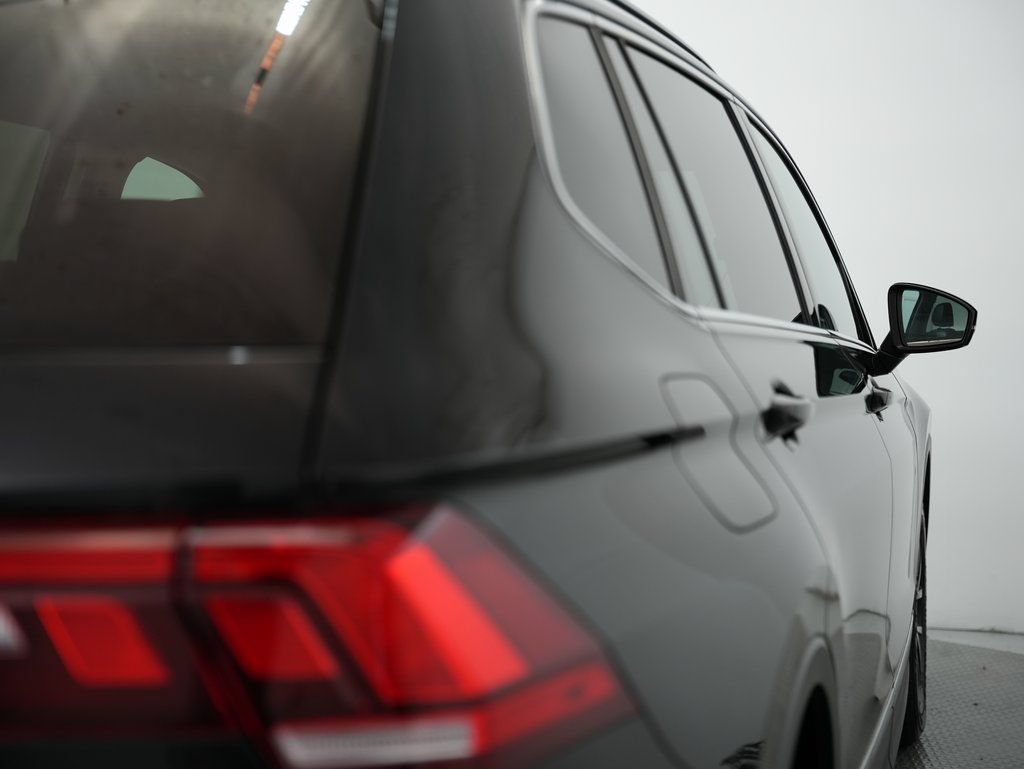 Used 2021 Volkswagen Tiguan SE w/ Panoramic Sunroof Package AWD/4WD image 65