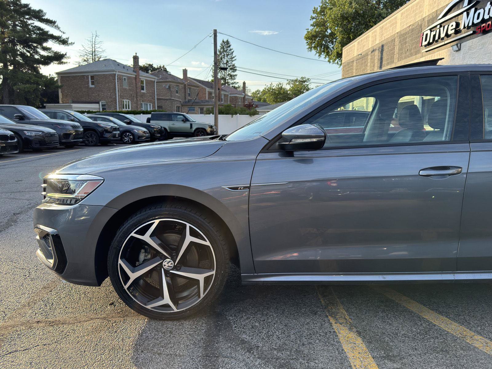 Used 2020 Volkswagen Passat 2.0T R-Line FWD image 4