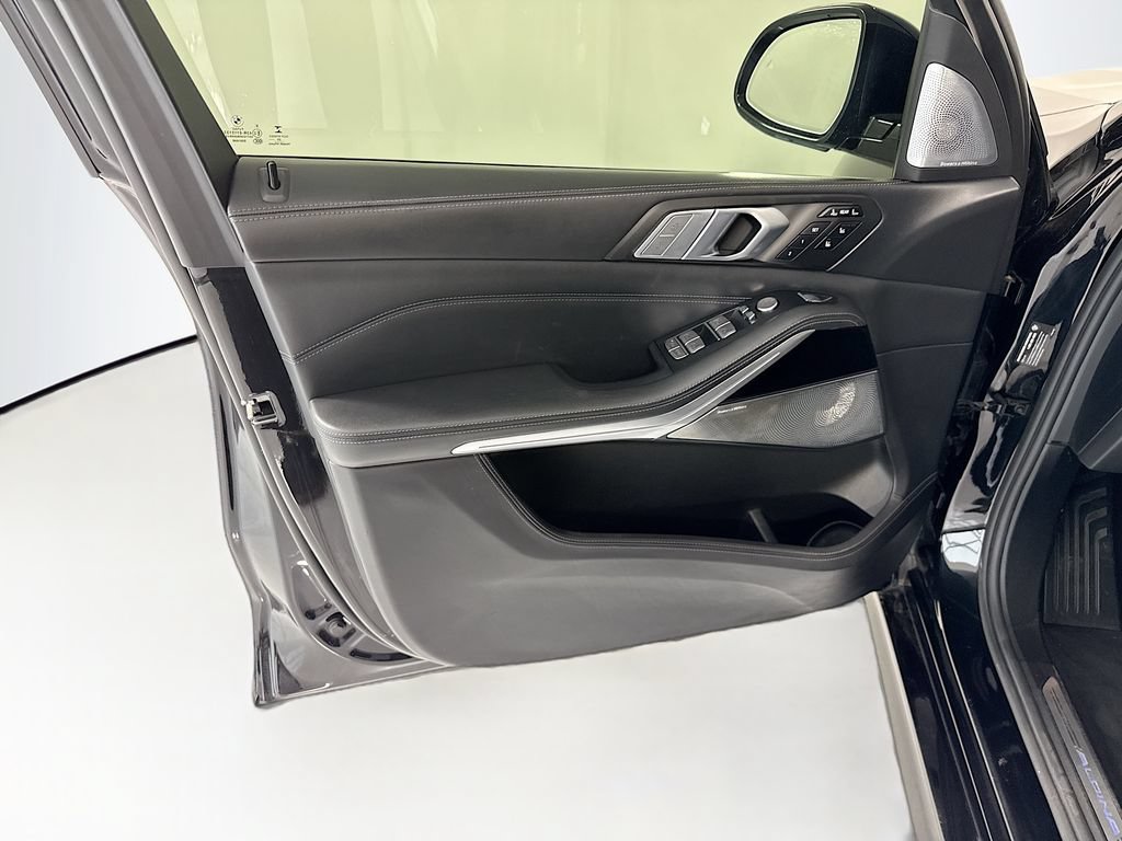 Used 2021 BMW ALPINA XB7 AWD/4WD image 25