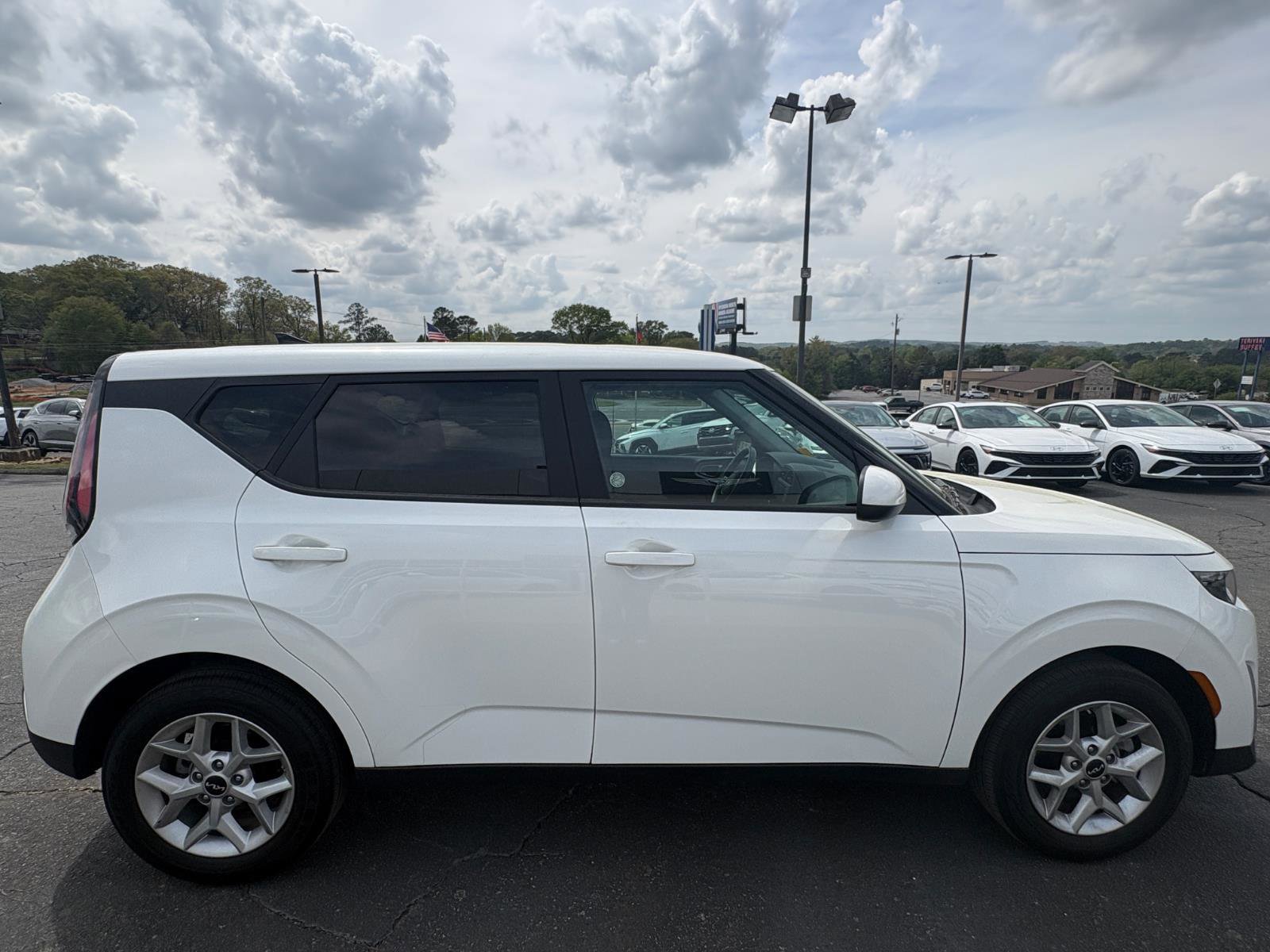 Used 2025 Kia Soul LX image 5