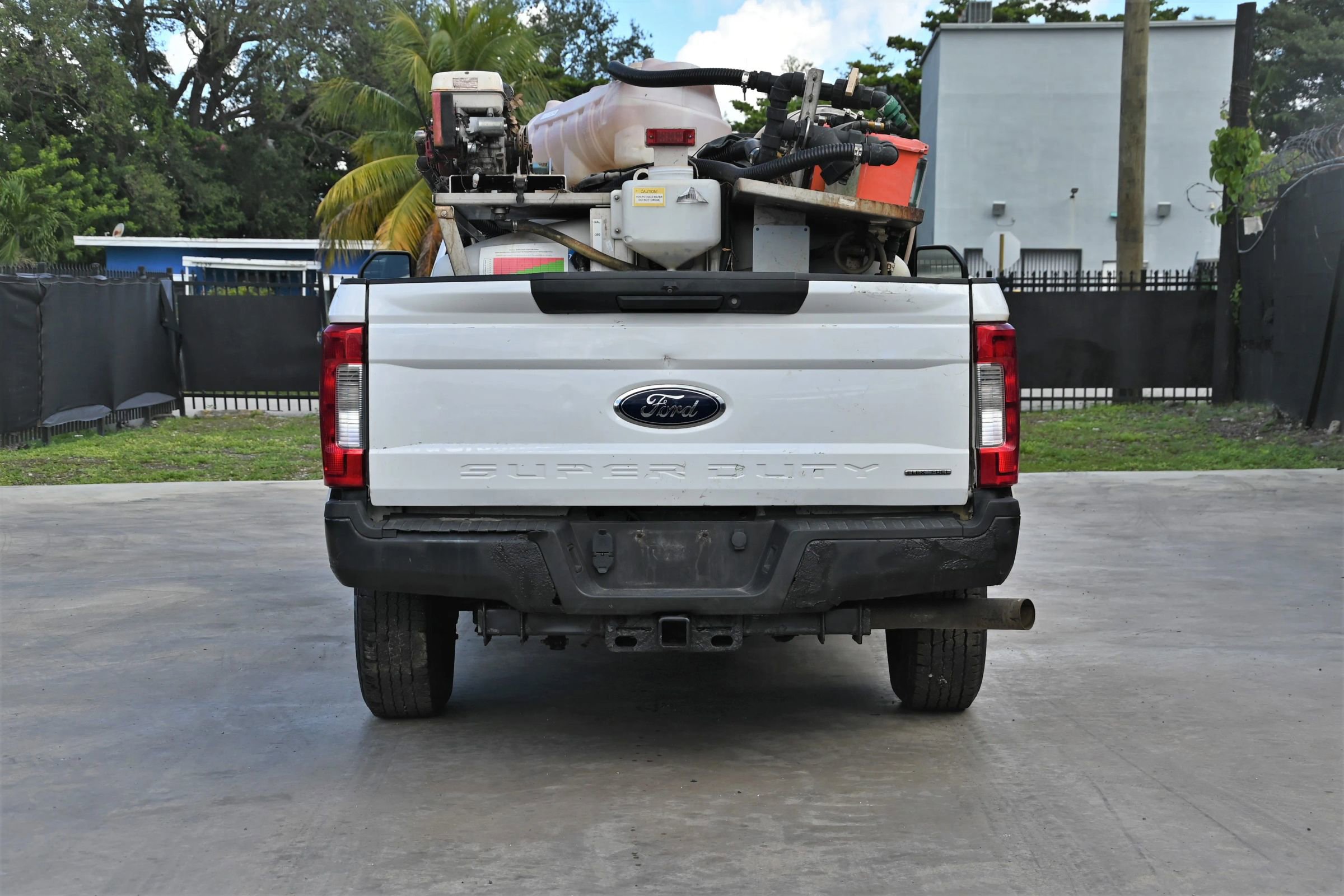 Used 2019 Ford F350 XL w/ Camper Package image 4