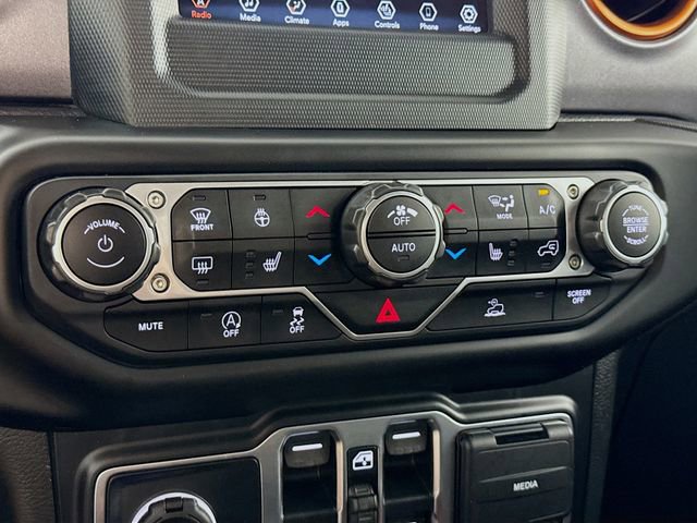 Used 2021 Jeep Gladiator Mojave w/ Cold Weather Group image 16