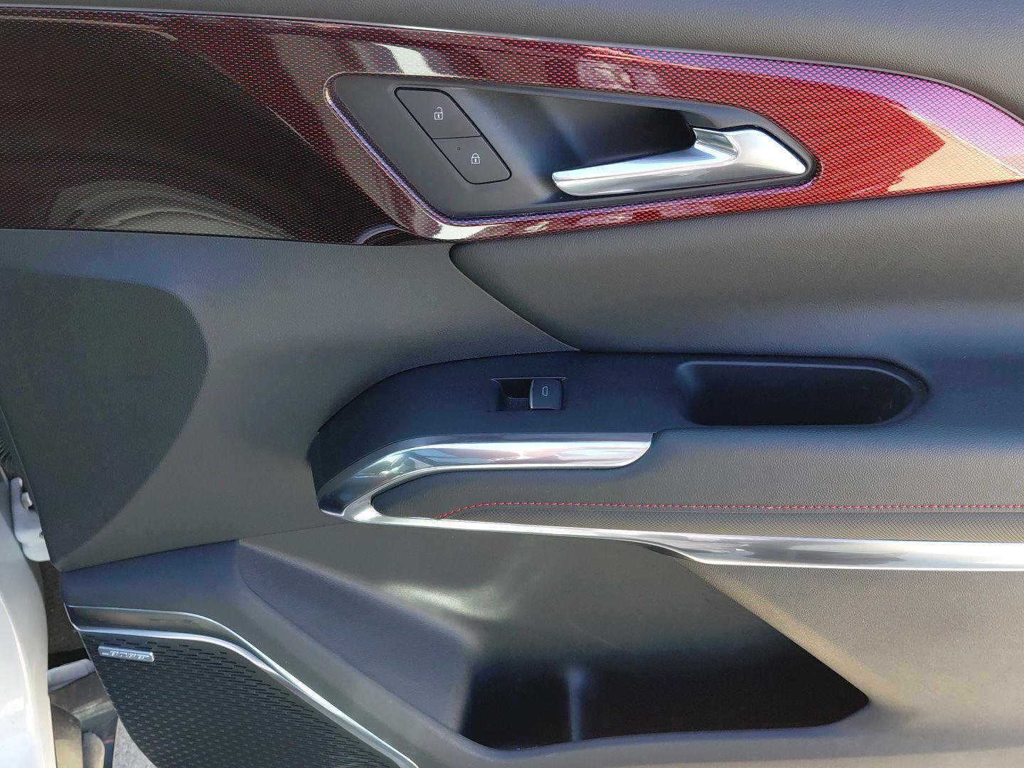 Used 2024 Chevrolet Traverse RS image 14