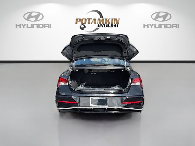 Certified 2025 Hyundai Elantra SEL FWD image 27