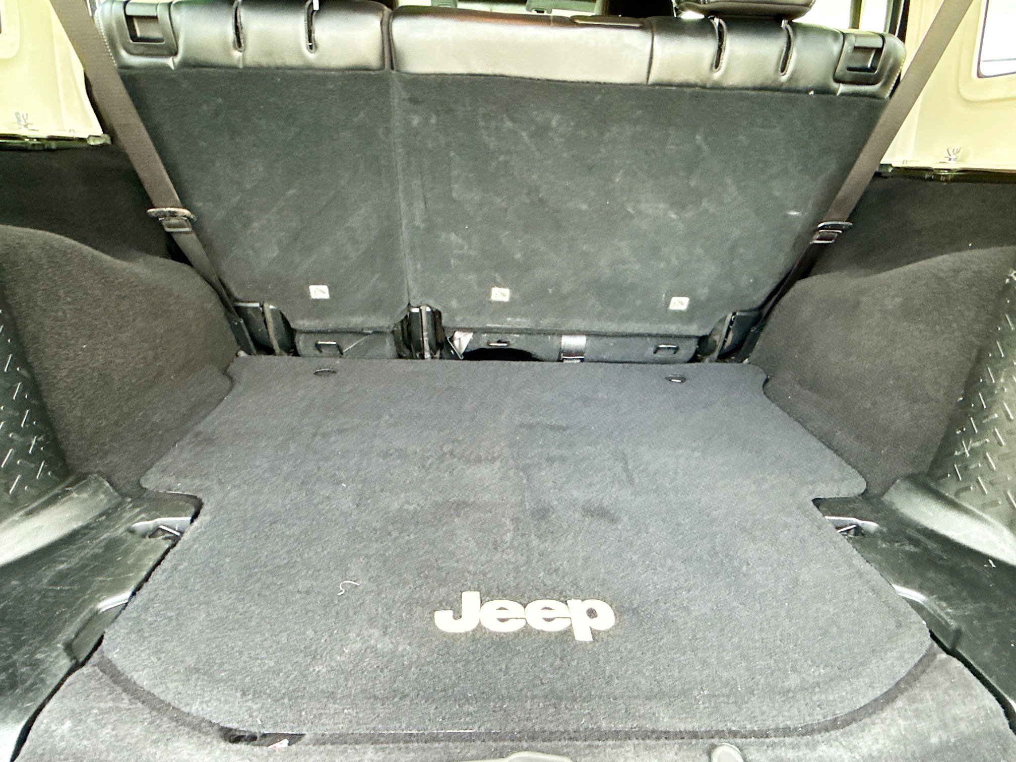 Used 2017 Jeep Wrangler Unlimited Rubicon w/ Dual Top Group AWD/4WD image 11