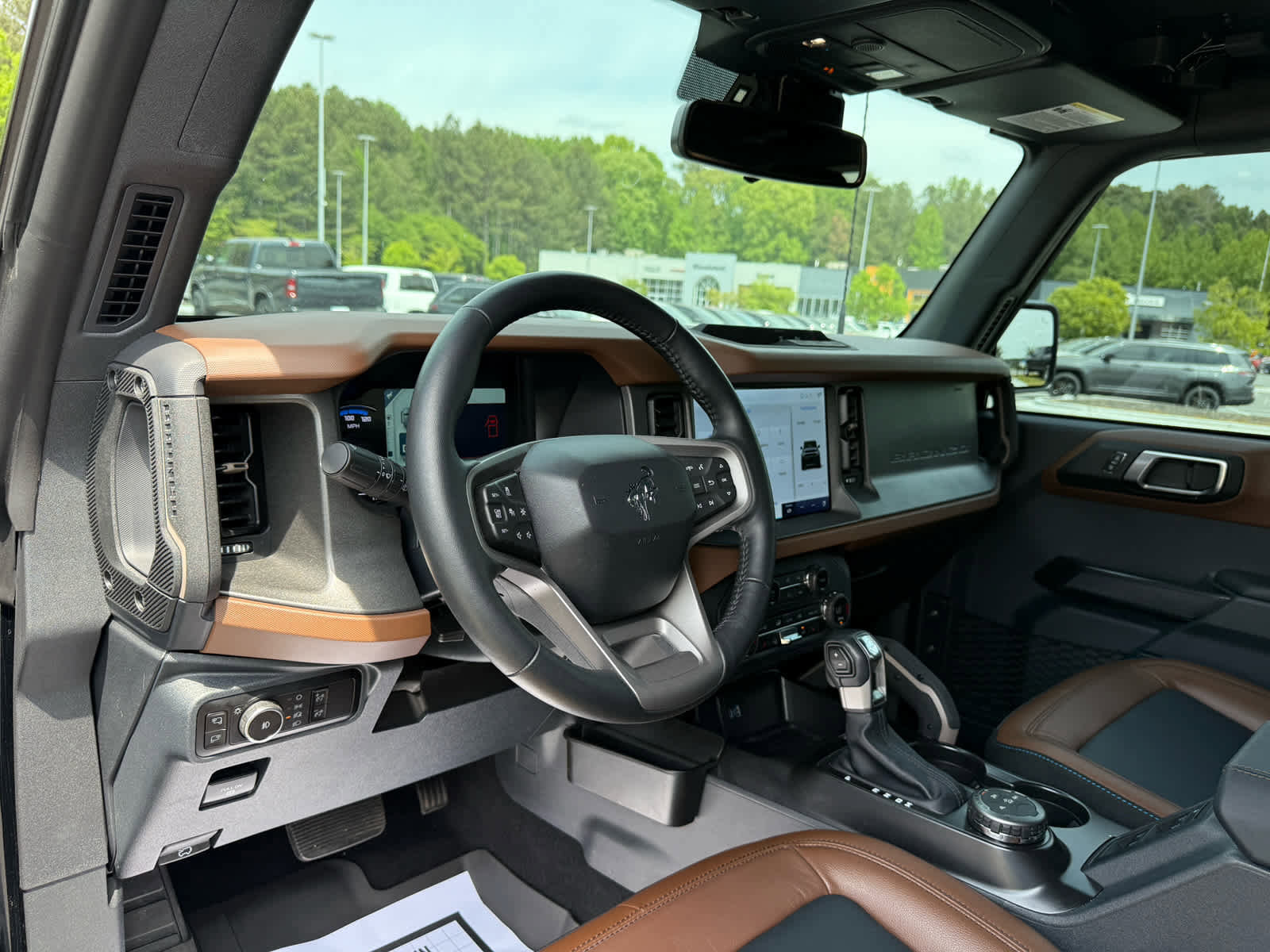 Used 2024 Ford Bronco Outer Banks image 15