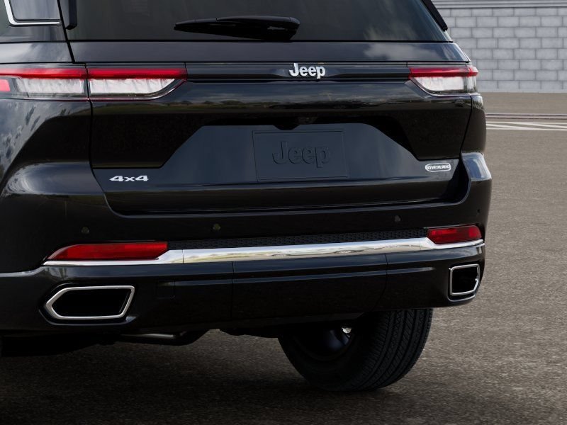 New 2025 Jeep Grand Cherokee Overland w/ Adv Protech Group III AWD/4WD image 13