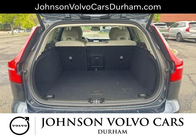 Used 2025 Volvo V60 B5 Cross Country Plus AWD/4WD image 10