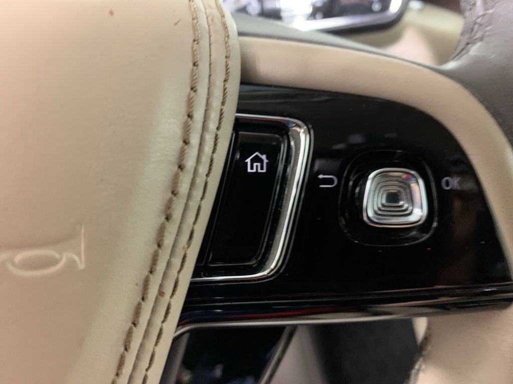 Used 2021 Lincoln Aviator Grand Touring w/ Equipment Group 302A AWD/4WD image 23