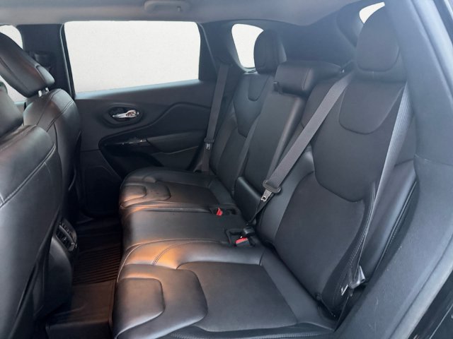 Used 2021 Jeep Cherokee Latitude Plus FWD image 13