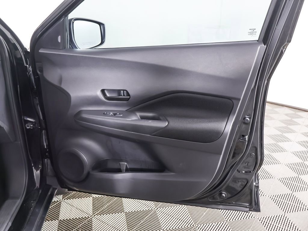 Used 2022 Nissan Kicks S image 21