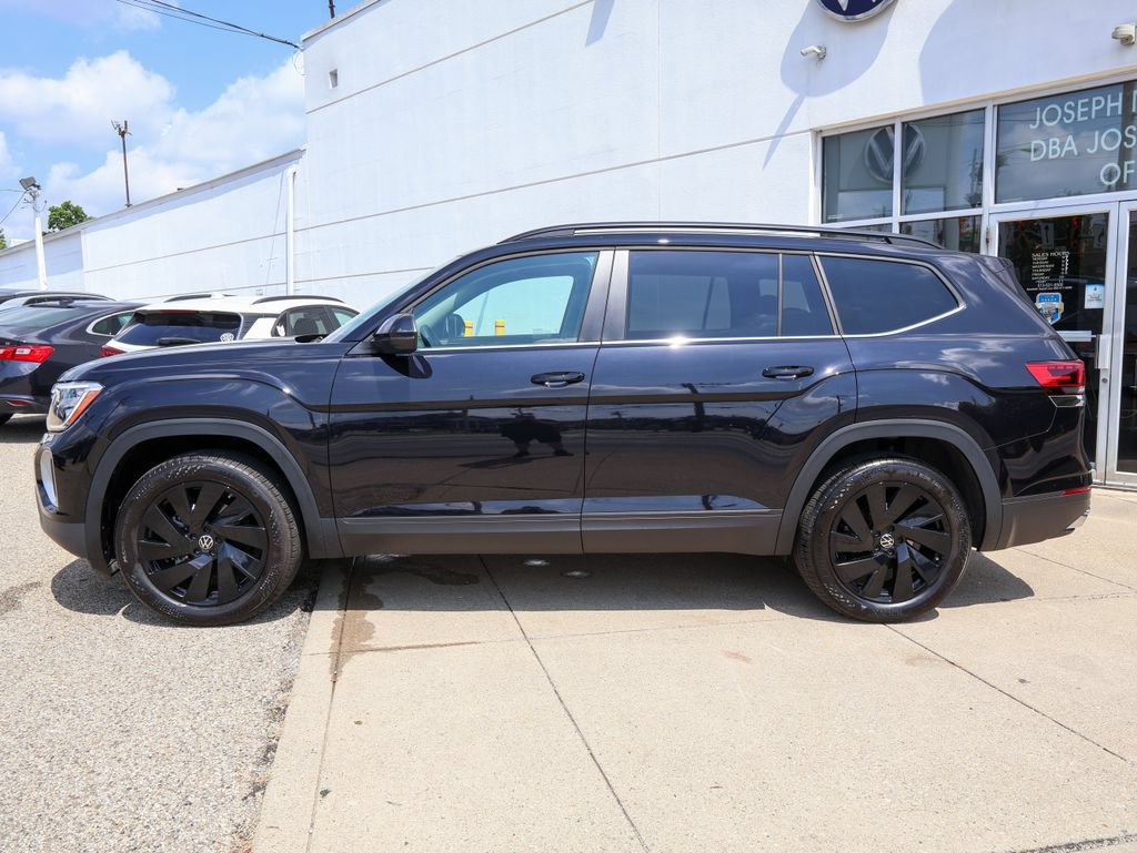 Used 2024 Volkswagen Atlas SE FWD image 2