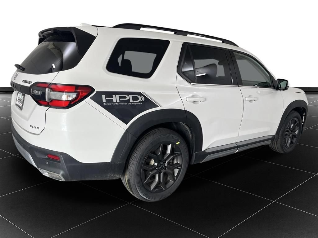 Used 2023 Honda Pilot Elite image 5