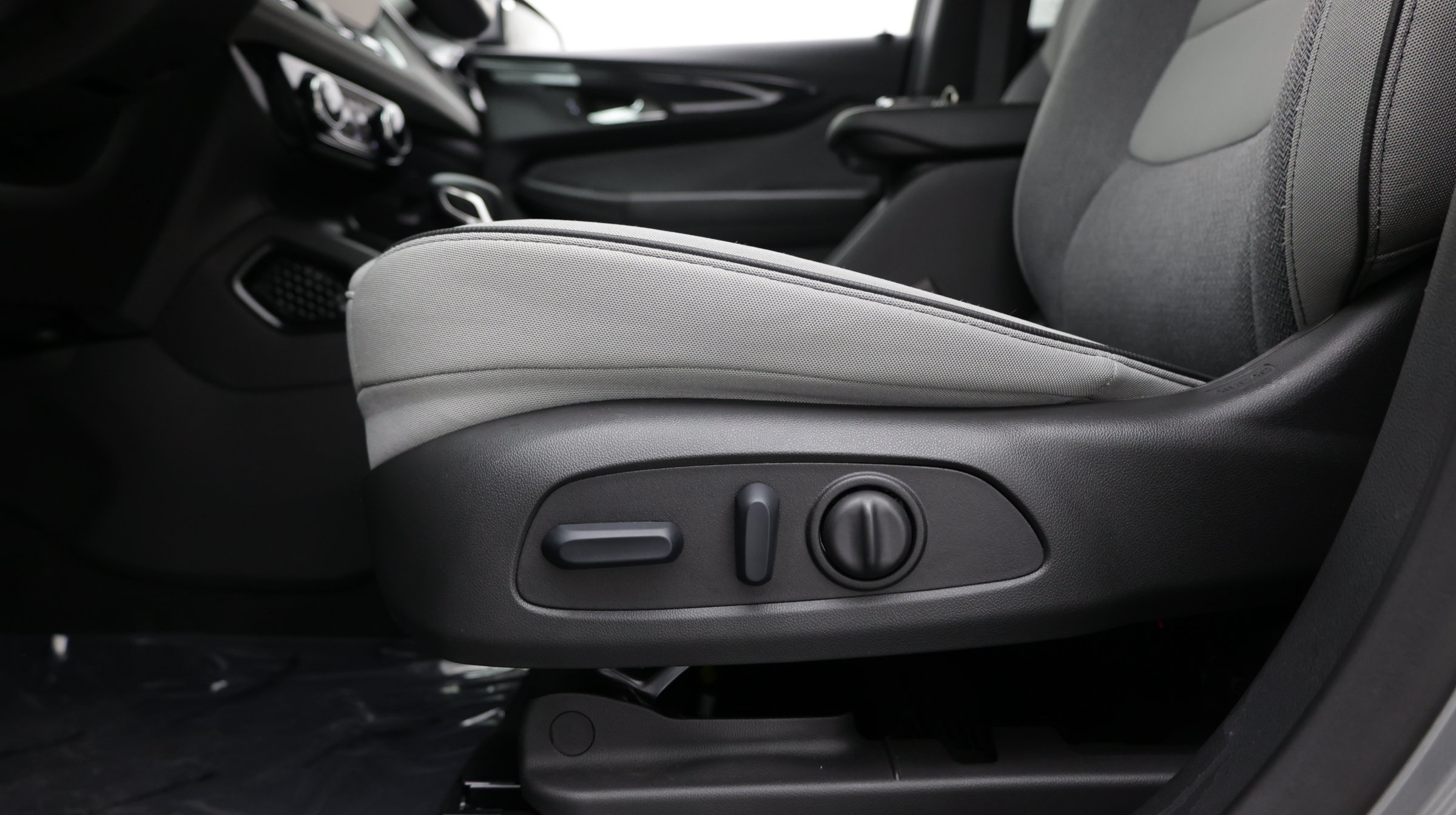 Used 2026 Chevrolet TrailBlazer LT w/ Convenience Package AWD/4WD image 14