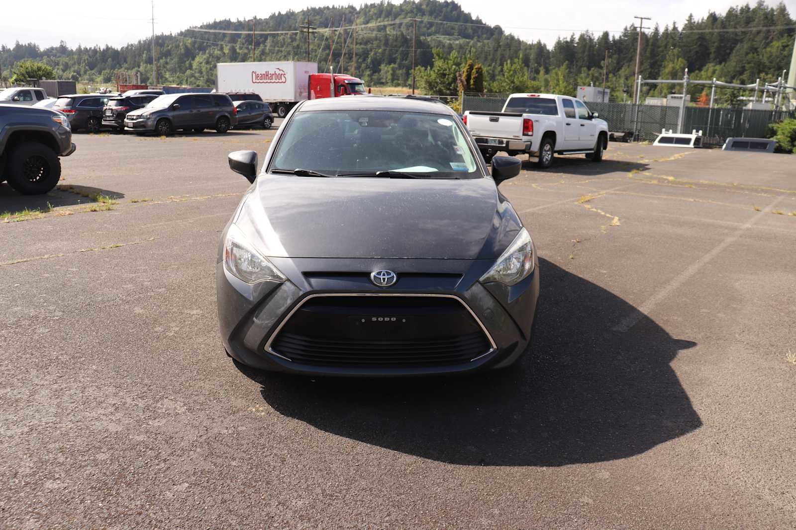 Used 2018 Toyota Yaris iA FWD image 2
