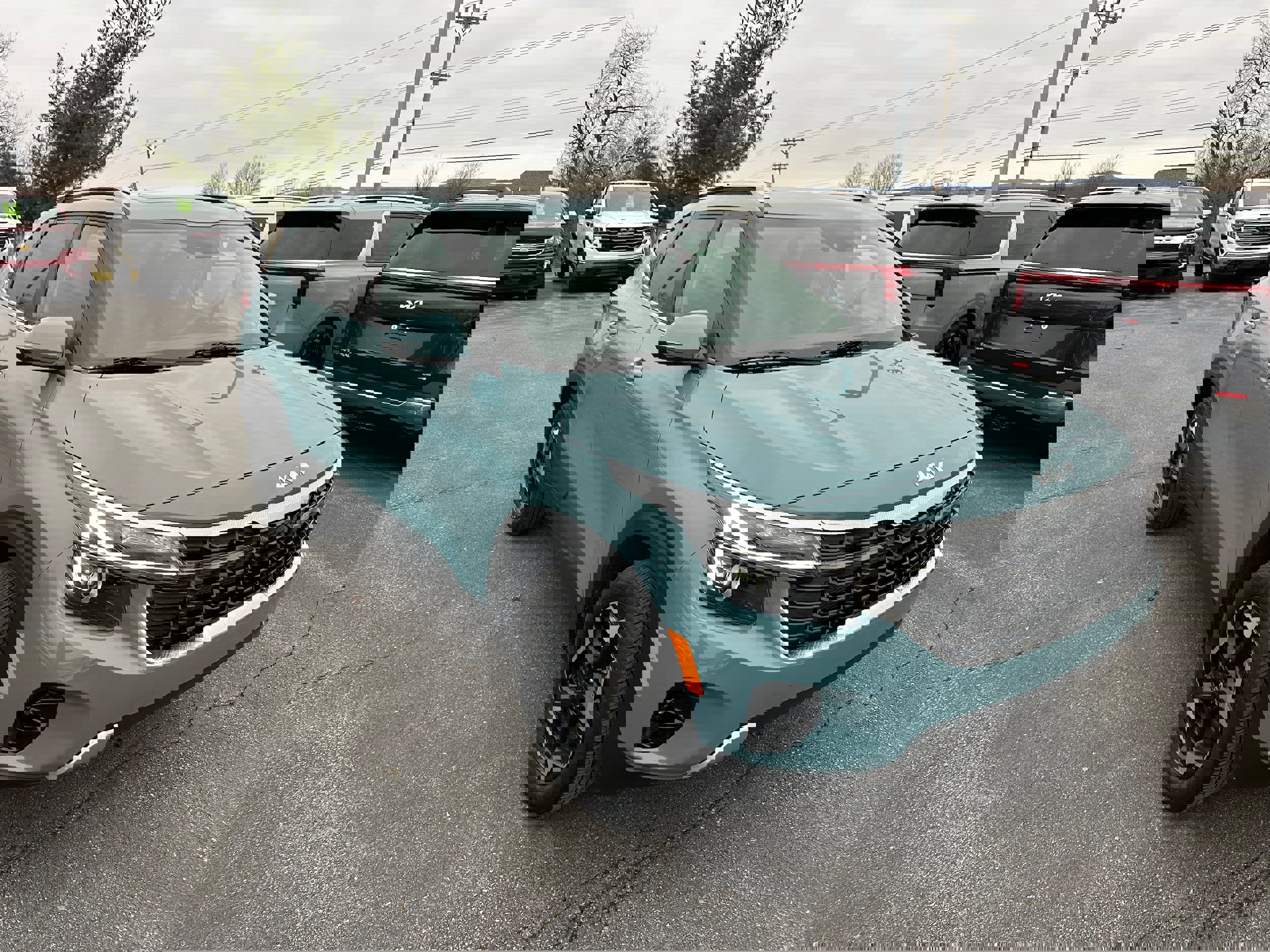 Used 2024 Kia Seltos EX image 3