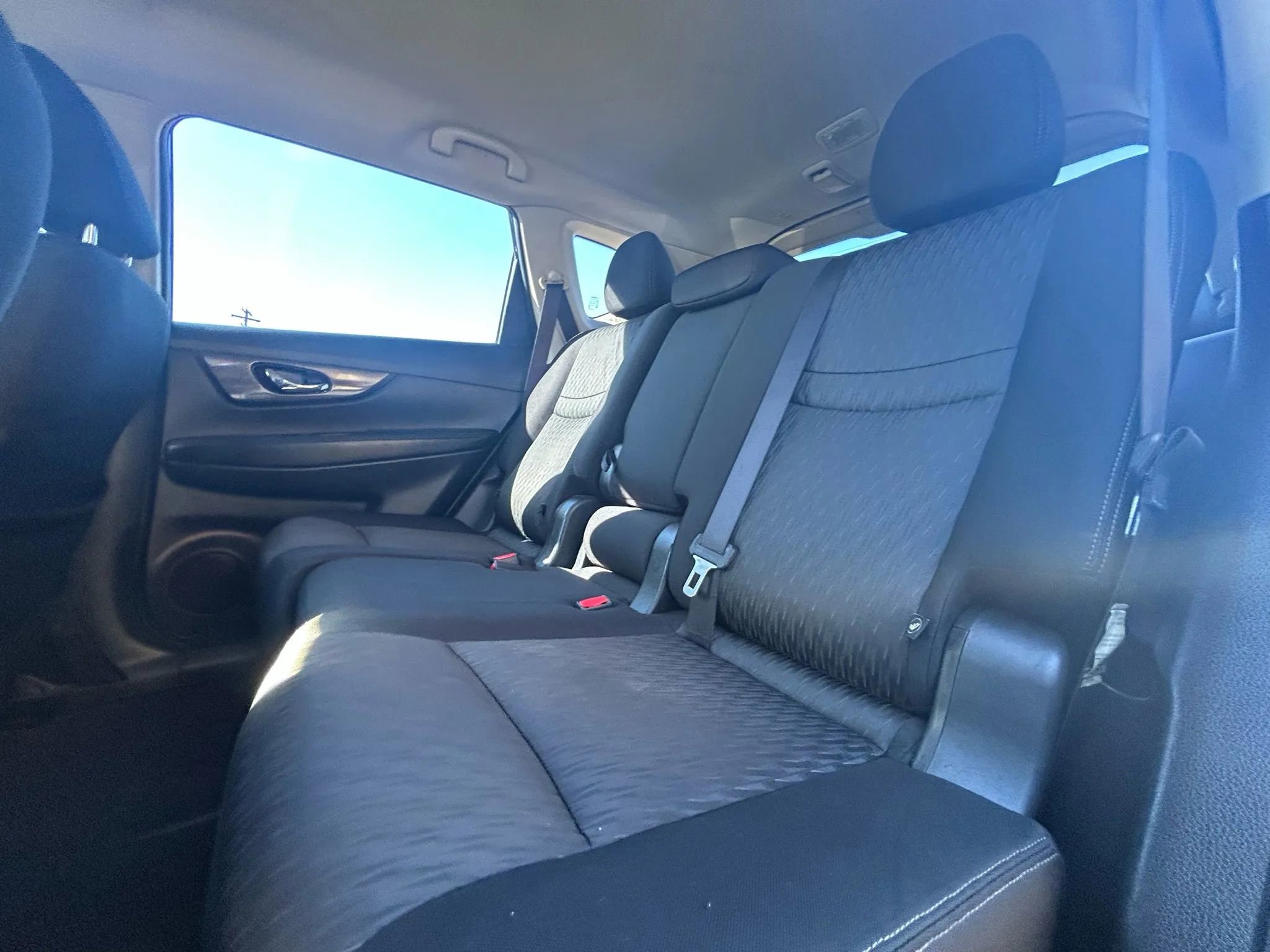 Used 2018 Nissan Rogue S image 16