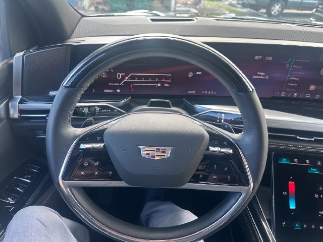 Certified 2025 Cadillac Escalade ESV Sport AWD/4WD image 14