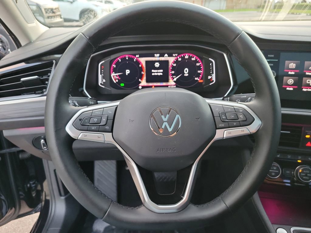 Used 2022 Volkswagen Jetta SEL image 18