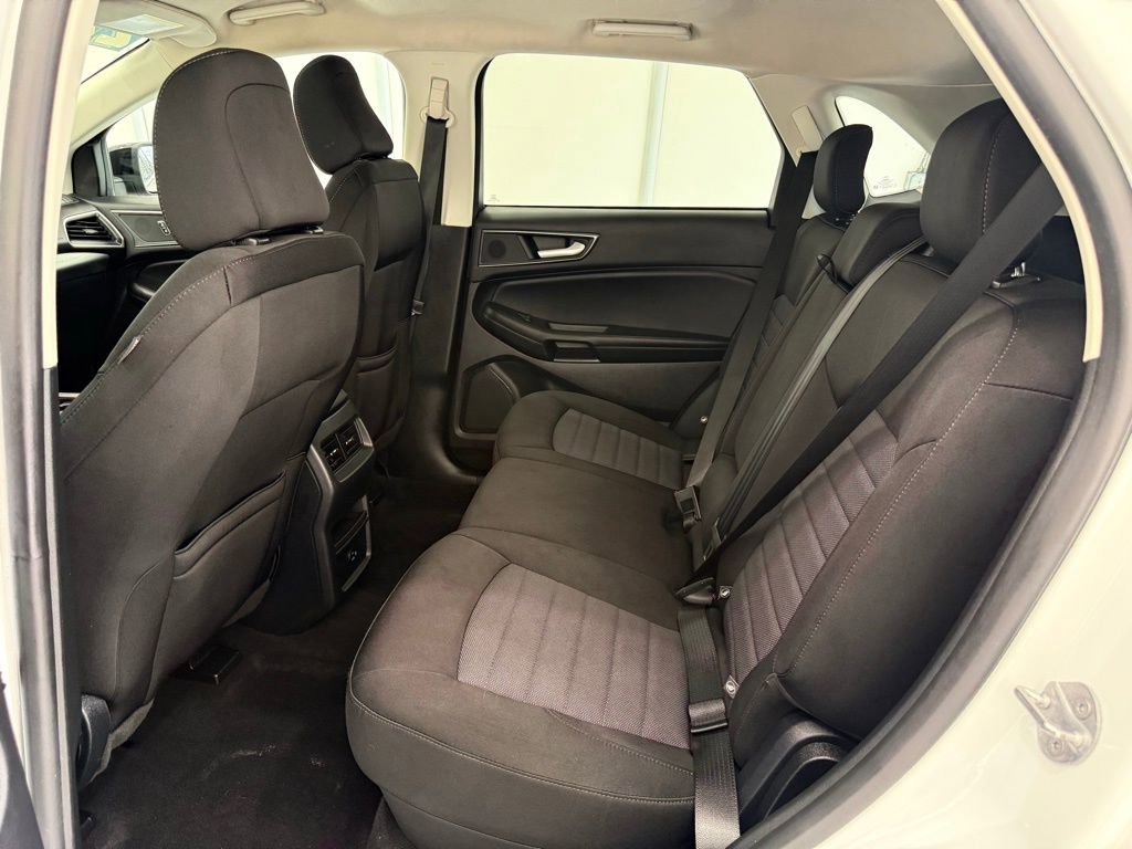 Used 2022 Ford Edge SE w/ Black Appearance Package image 18