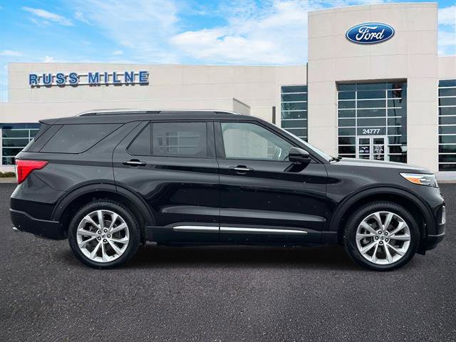 Used 2023 Ford Explorer Platinum w/ Technology Package image 2