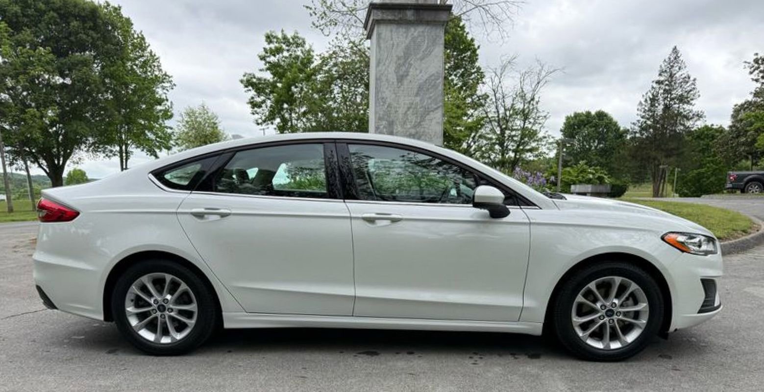 Used 2020 Ford Fusion SE FWD image 6