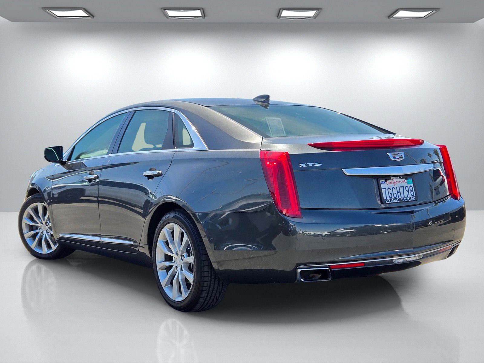 Used 2017 Cadillac XTS Luxury image 6