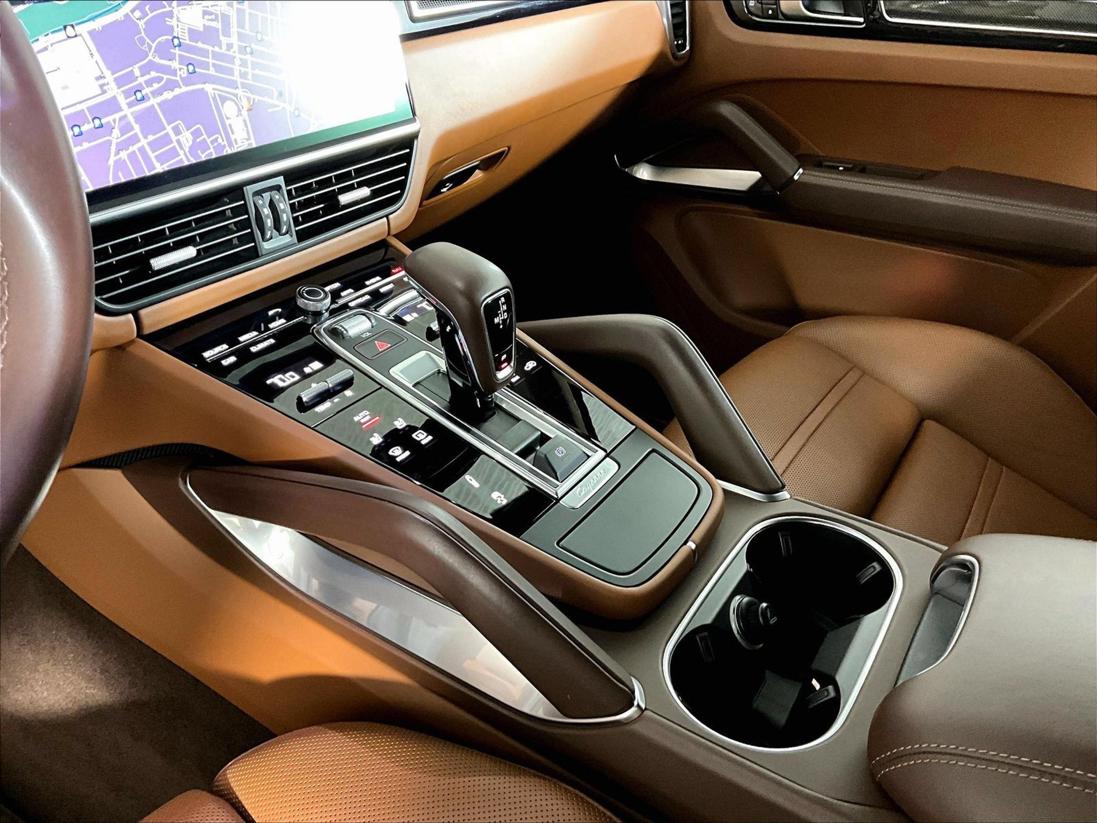 Certified 2019 Porsche Cayenne Turbo AWD/4WD image 15